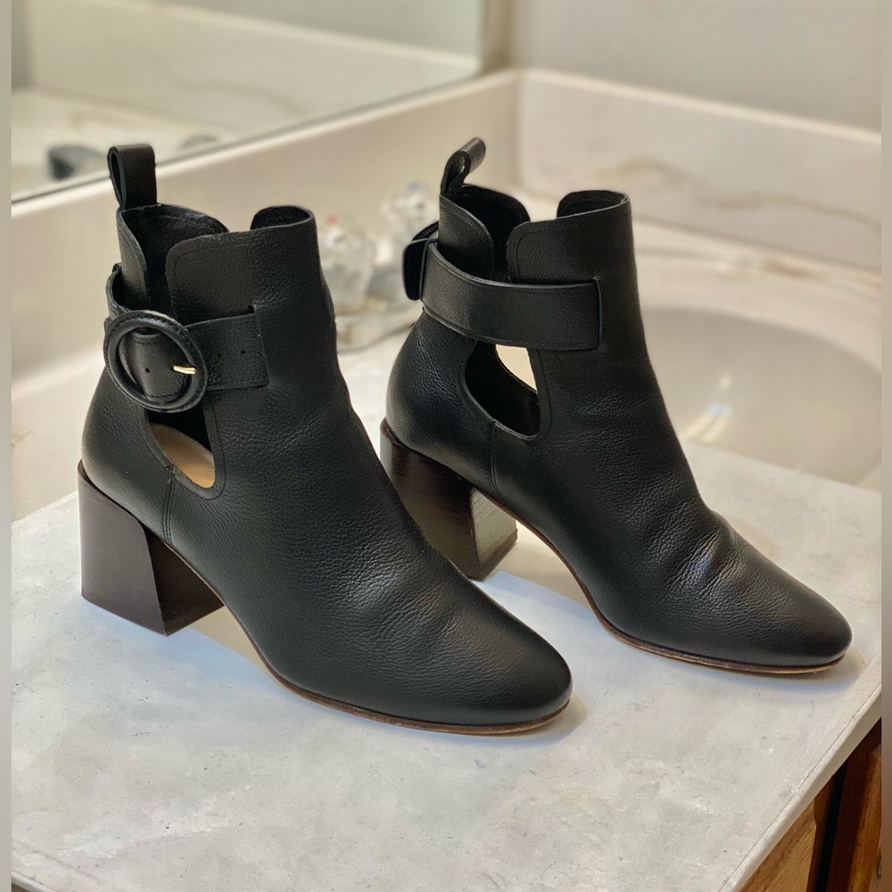 Via SPIGA Darcie women’s ankles boots Size 6.5M NWOT, New never worn perfect!!